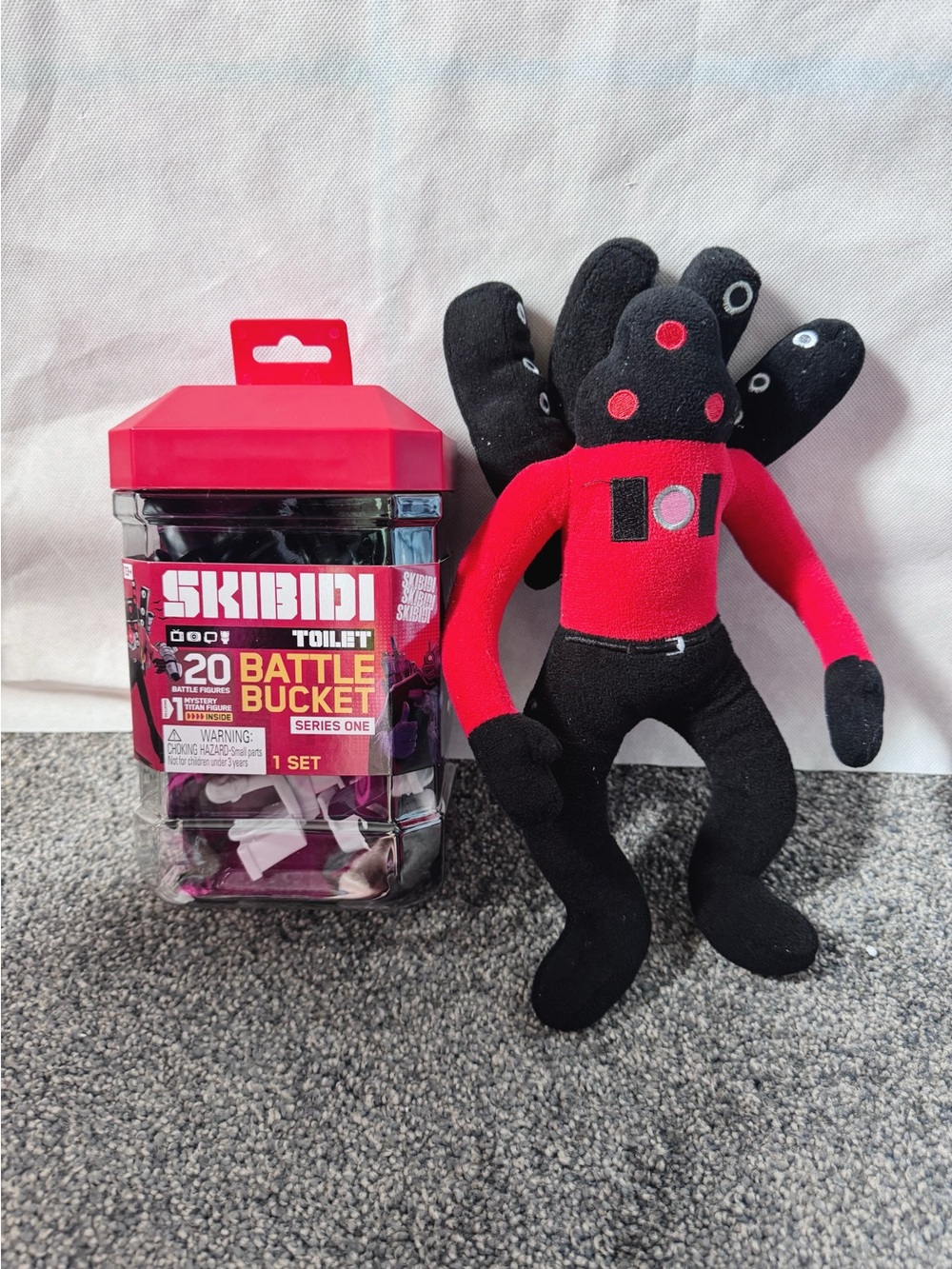 Battle Bucket Plush Figure - Red & Black Multi-Eye Character